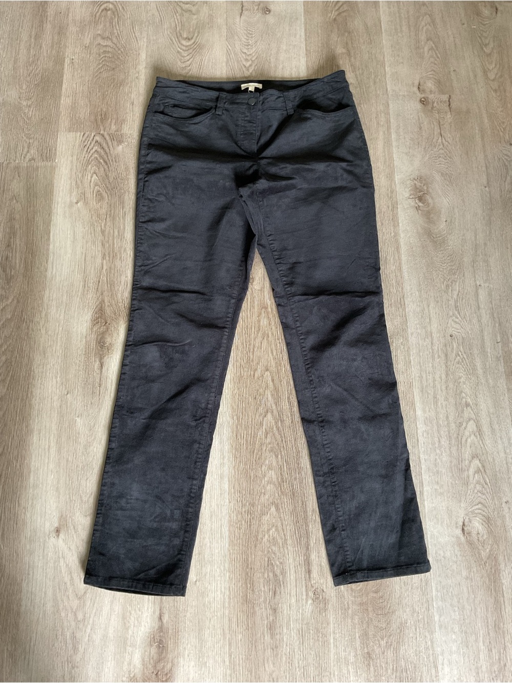 Eileen Fisher NWT  retails $178 Black Corduroy slim jean size 10
